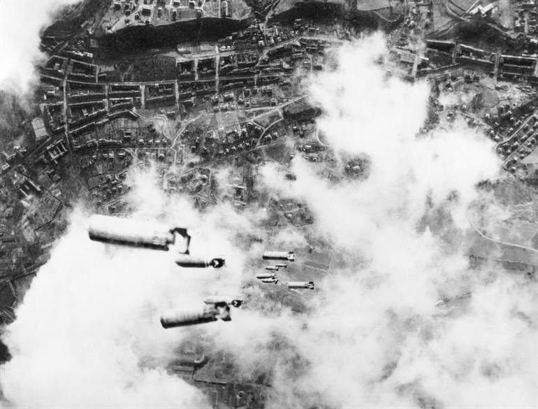 Bombenangriffe auf Dresden im Zweiten Weltkrieg