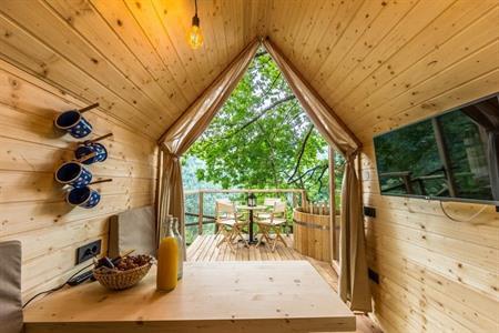 Buchen Sie Baumhäuser im Glamping Ribno