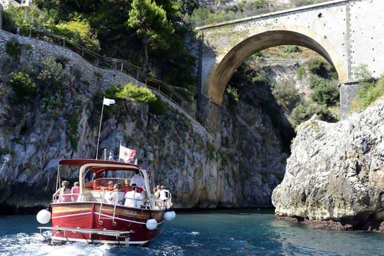Bootstour von Salerno entlang der Amalfiküste