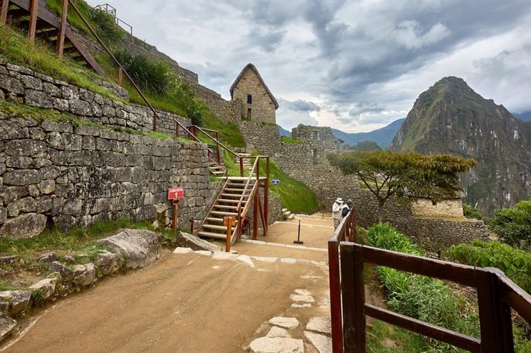 Schildertafeln für die Strecke 1 und 2 in Machu Picchu