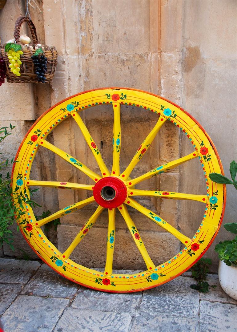 Bottega von Rosso Cinabro, Ragusa