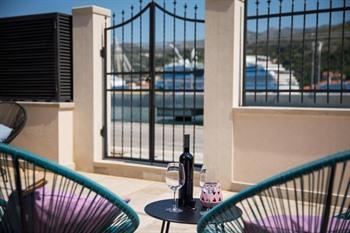 Bova Luxury Rooms