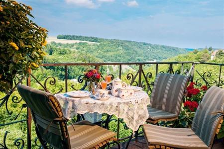 Burghotel außerhalb des Stadtzentrums buchen