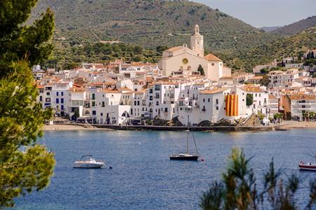 Die schönsten Sehenswürdigkeiten in Cadaqués: Ein Künstlerdorf an der Costa Brava