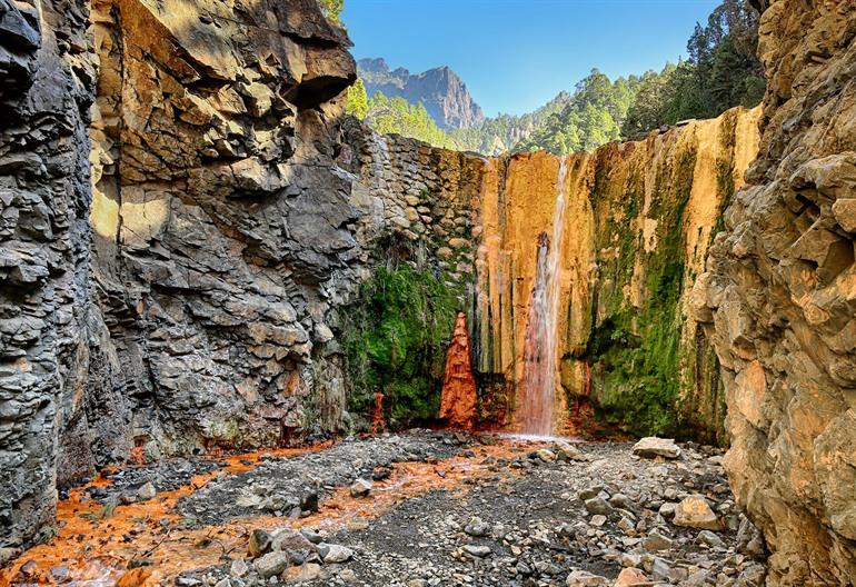 Besuch des Cascada de Los Colores auf La Palma