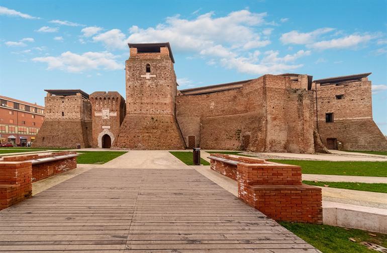 Besuchen Sie das Castel Sismondo in Rimini, Emilia-Romagna