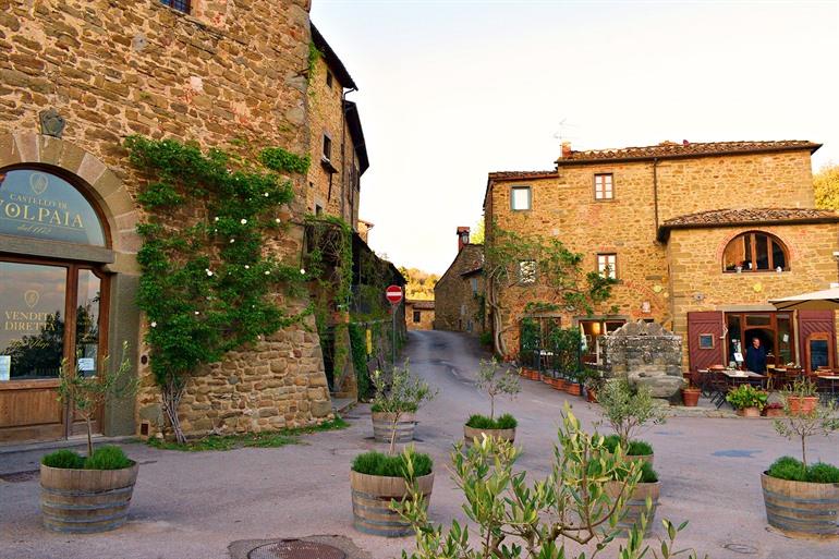 Das Castello di Volpaia besichtigen