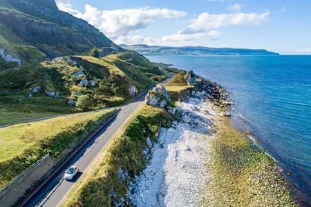 Mit dem Causeway Coastal Route in Nordirland fahren: 6-tägige Roadtrip zu den Highlights