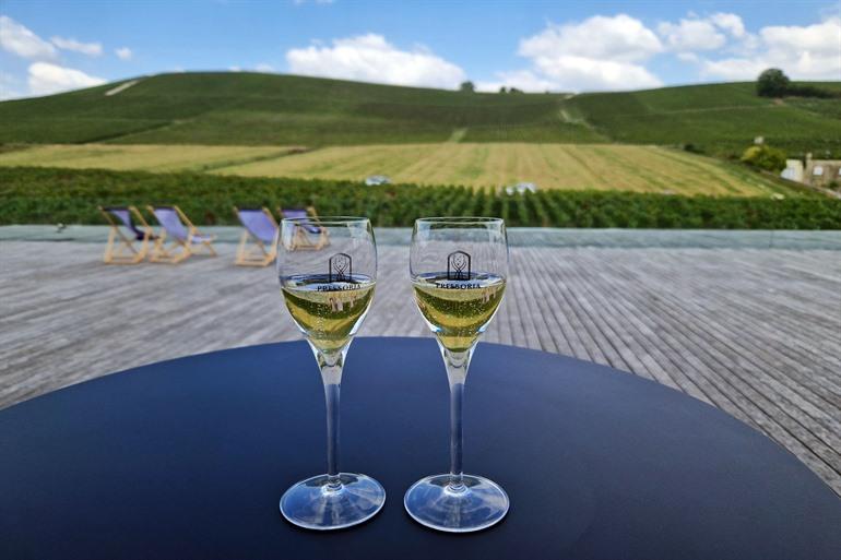 Champagnerverkostung bei einem Museumsbesuch in Pressoria
