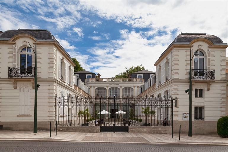 Besuch des Champagnerhauses Moët & Chandon in Épernay