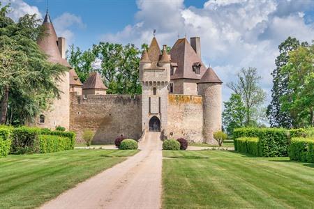 Schloss Thoury, Auvergne