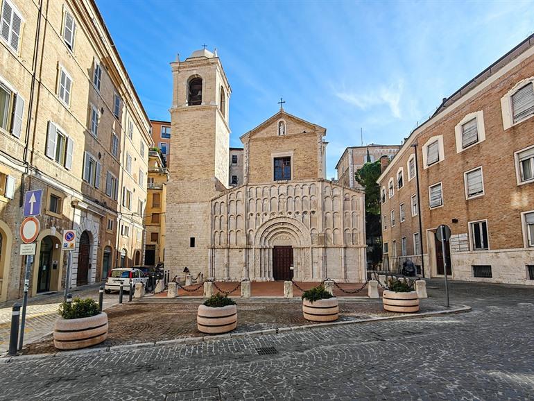 Kirche Santa Maria della Piazza in Ancona, Marken