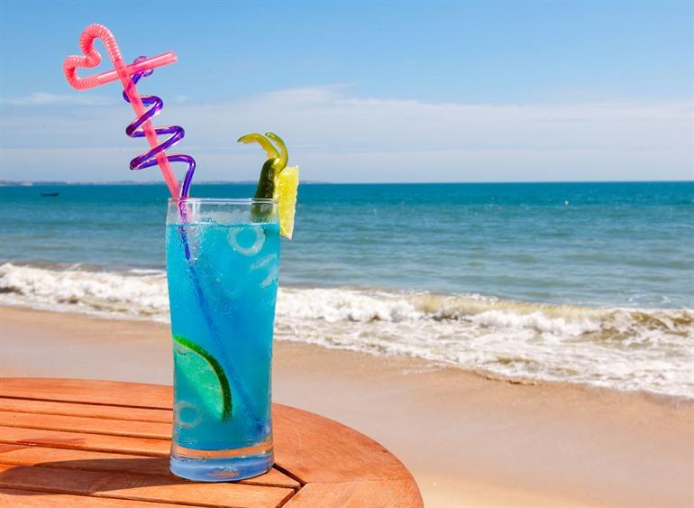 Cocktail mit Blue Curaçao