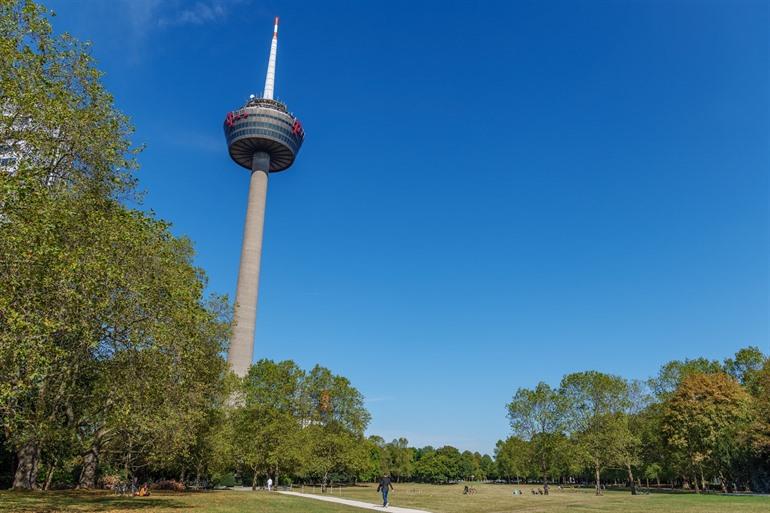 Der Colonius-Turm in Köln, Deutschland