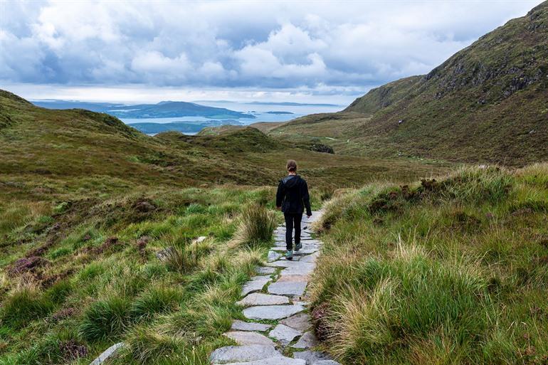 Wanderung im Connemara-Nationalpark, Irland