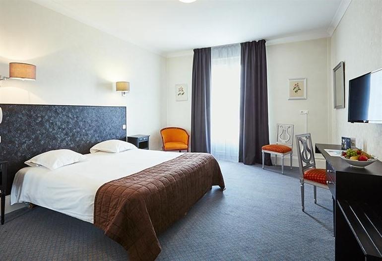 Cosmos Hotel