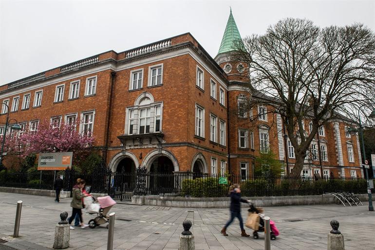 Besuch der Crawford Municipal Art Gallery in Irland