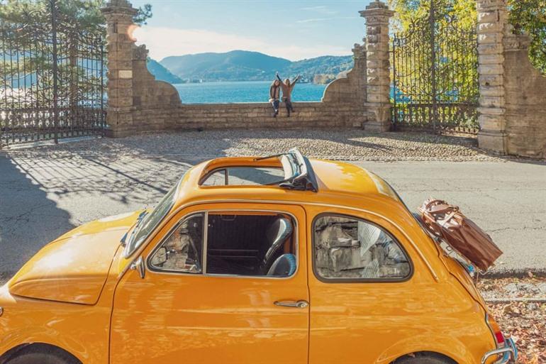 Kreuzfahrt am Comer See mit einem Vintage Fiat 500