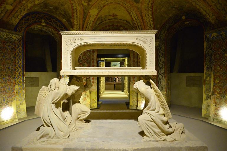 Katakomben der Basilika Notre-Dame in Boulogne-sur-Mer