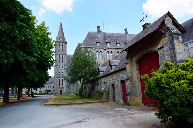 Das Kloster Maredsous in den Ardennen