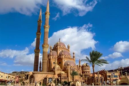 Die Al-Sahaba Moschee bei Tageslicht, Sharm-el-Sheikh