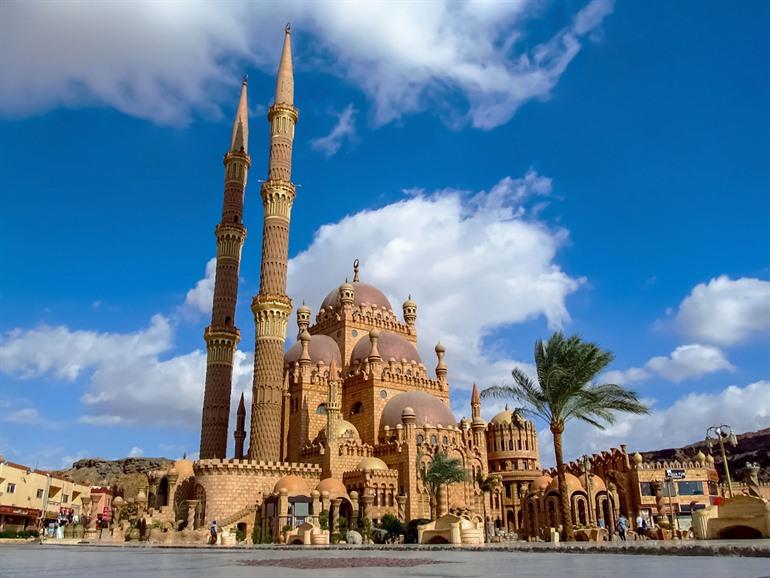 Die Al-Sahaba Moschee bei Tageslicht, Sharm-el-Sheikh