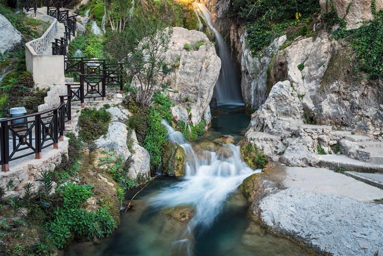 Die Algar-Wasserfälle in Guadalest besichtigen