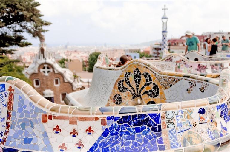 Die berühmte Bank im Park Güell