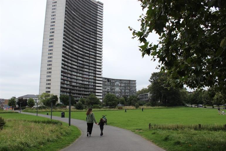 Der Brusilia-Wohnturm in Schaerbeek