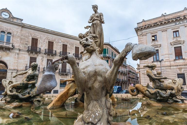 Der Brunnen der Göttin Artemis / Diana