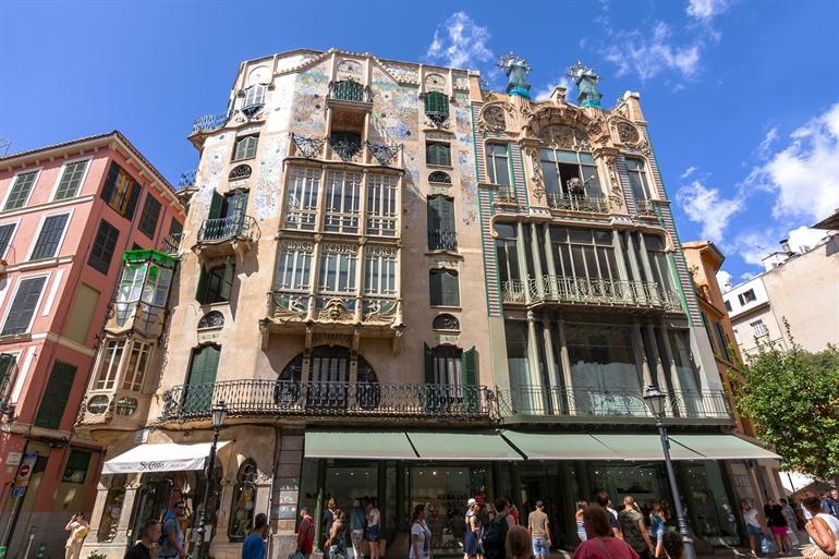 Die zerbrochenen Fliesen von Can Forteza Rey, Palma de Mallorca