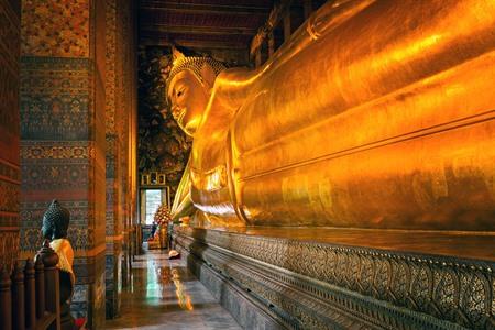 Die riesige liegende Buddha im Wat Pho, Bangkok