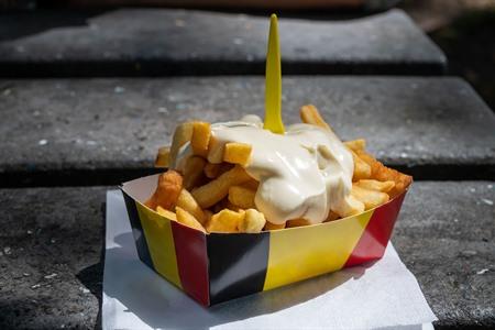 Die goldgelben belgischen Pommes Frites