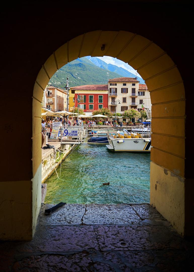 Der Hafen von Malcesine am Gardasee