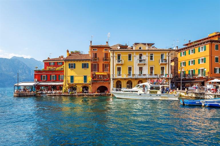 Der Hafen von Malcesine am Gardasee