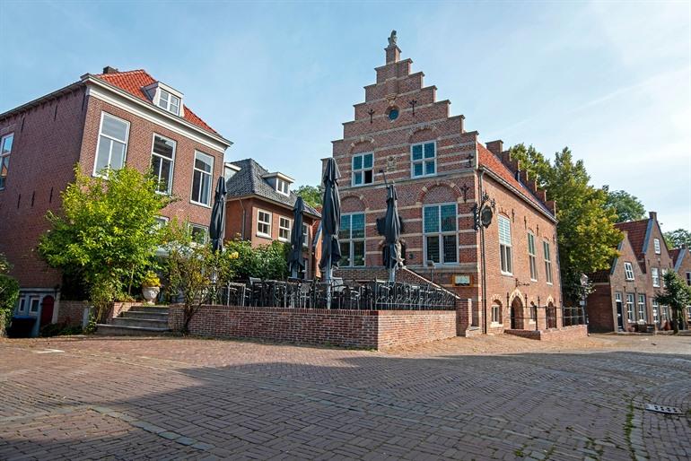 Die Hoogstraat in Woudrichem, Südholland