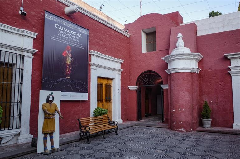 Der Eingang zum Museo Santuarios Andino