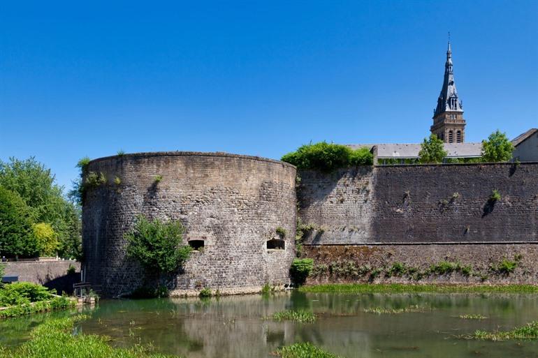 Der Milard-Turm, Teil der Stadtmauern von Charleville-Mézières
