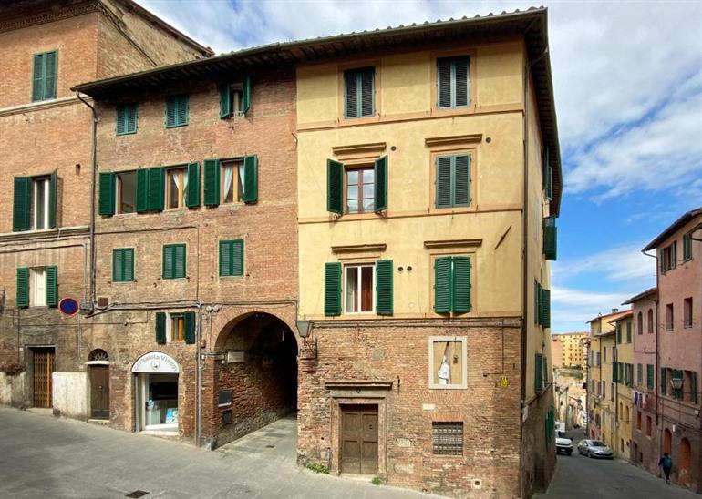 Die nackte Dame bei B&B San Francesco in Siena