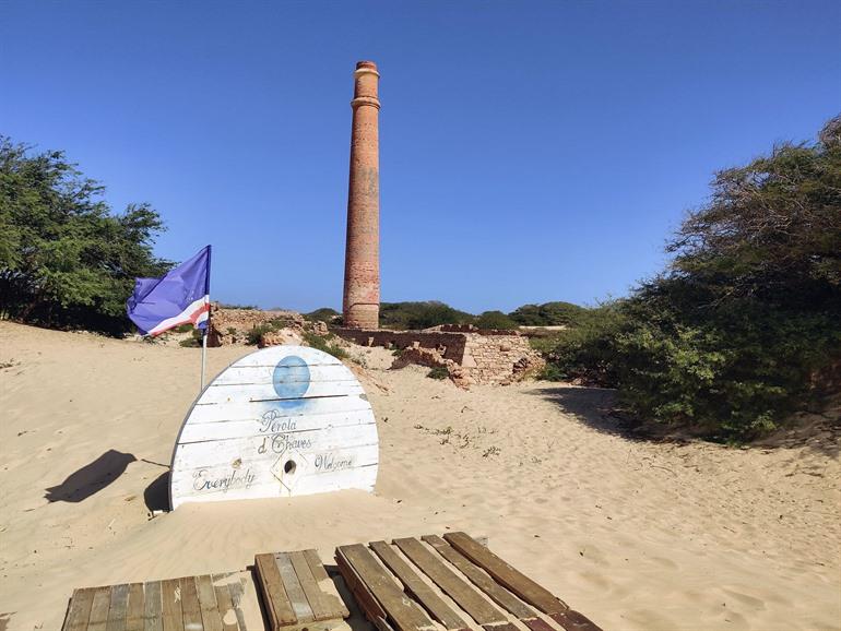 Der alte Schornstein bei Praia de Chaves, Boa Vista