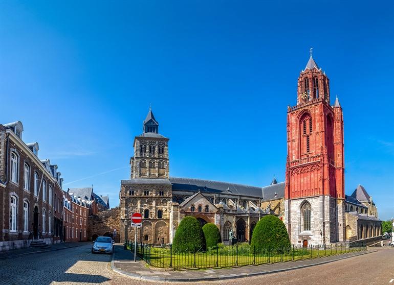 Die rote Sint-Janskerk in Maastricht
