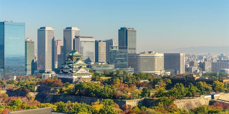 Die Skyline von Osaka in Japan