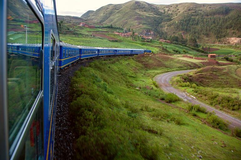 Der Zug von Machu Picchu nach Cuzco