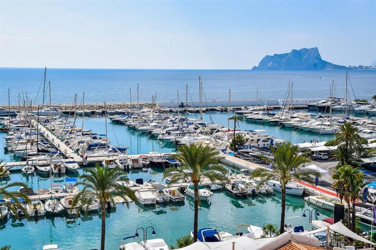 Der Fischereihafen von Moraira, Spanien
