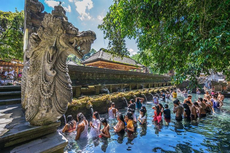 Der Wasser-Tempel Pura Tirta Empul in Ubud