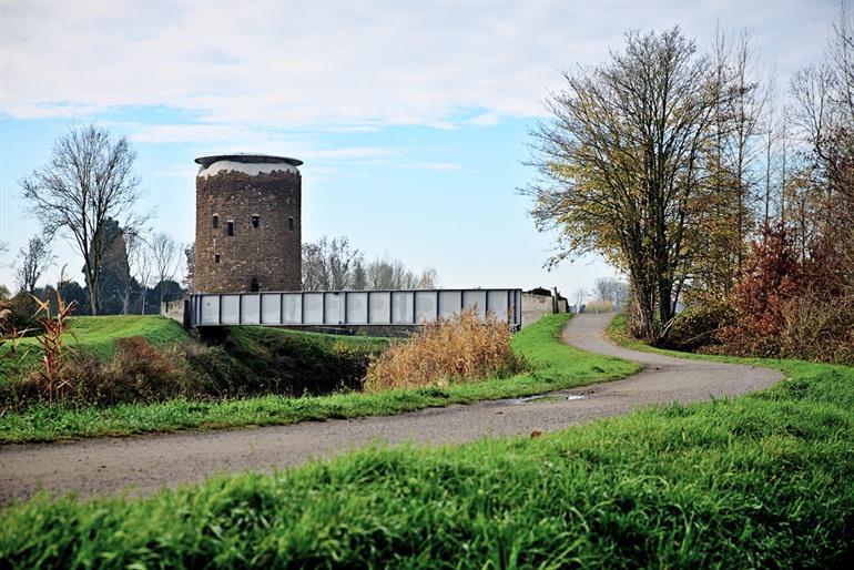 Demerbrocken mit Jungfrauenturm in Zichem
