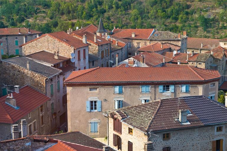 Dorf von Désaignes in der Ardèche