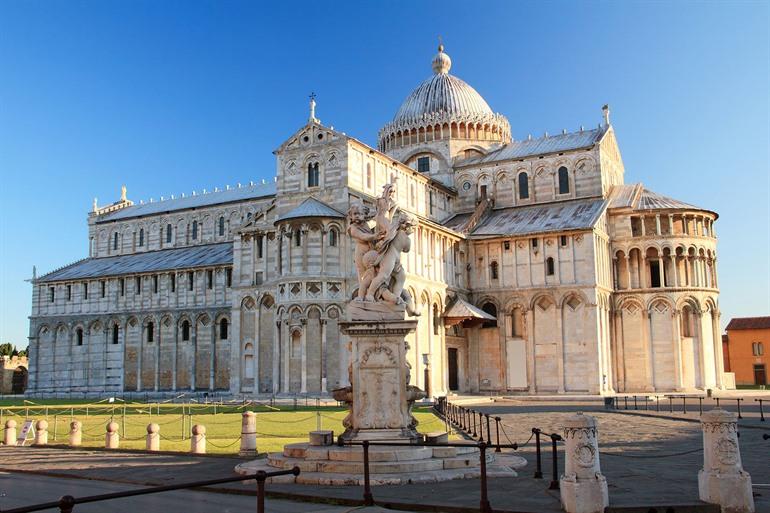 Den Dom Santa Maria Assunta in Pisa besichtigen