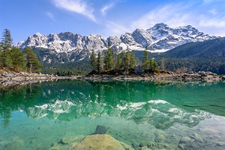 Eibsee am Fuße der Zugspitze