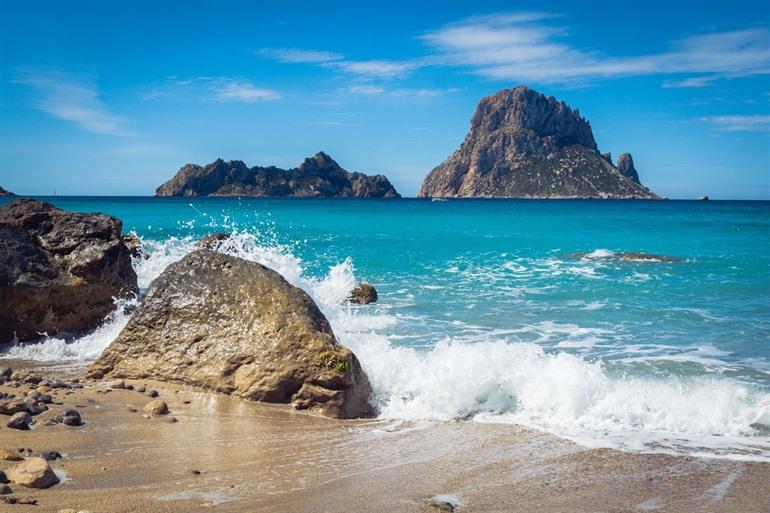 Es Vedra im Hintergrund